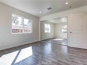 8812 Laurel Canyon Boulevard, Sun Valley (los Angeles) CA 91352
