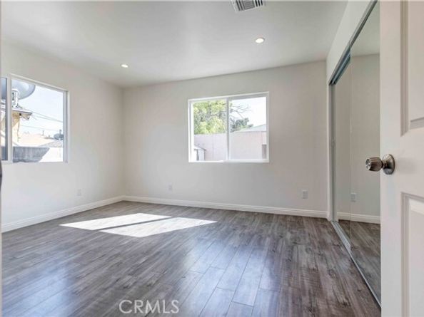 8812 Laurel Canyon Boulevard, Sun Valley (los Angeles) CA 91352