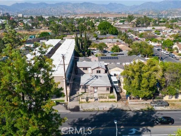 8812 Laurel Canyon Boulevard, Sun Valley (los Angeles) CA 91352