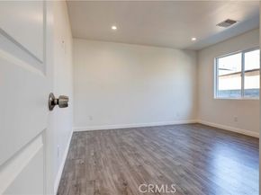 8812 Laurel Canyon Boulevard, Sun Valley (los Angeles) CA 91352