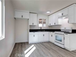 8812 Laurel Canyon Boulevard, Sun Valley (los Angeles) CA 91352