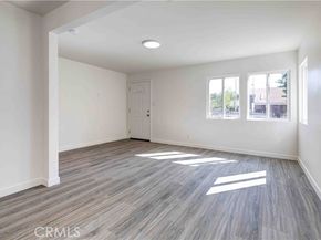 8812 Laurel Canyon Boulevard, Sun Valley (los Angeles) CA 91352