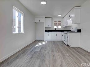 8812 Laurel Canyon Boulevard, Sun Valley (los Angeles) CA 91352
