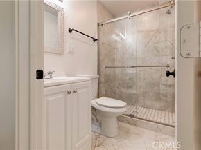 8812 Laurel Canyon Boulevard, Sun Valley (los Angeles) CA 91352