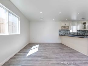 8812 Laurel Canyon Boulevard, Sun Valley (los Angeles) CA 91352