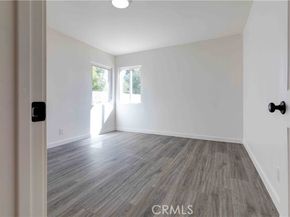 8812 Laurel Canyon Boulevard, Sun Valley (los Angeles) CA 91352