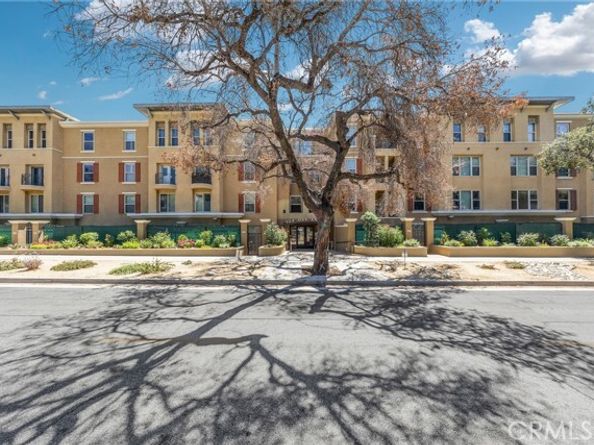 128 N Oak Knoll 111, Pasadena CA 91101