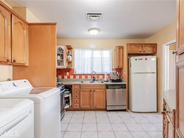 13329 Chase Street, Arleta (los Angeles) CA 91331