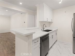 18620 Hatteras 173, Tarzana (los Angeles) CA 91356