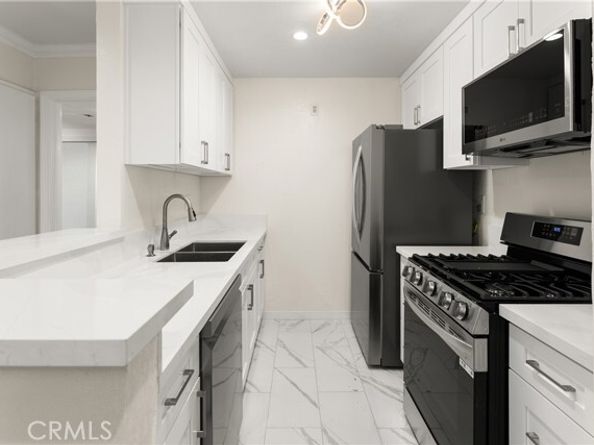 18620 Hatteras 173, Tarzana (los Angeles) CA 91356