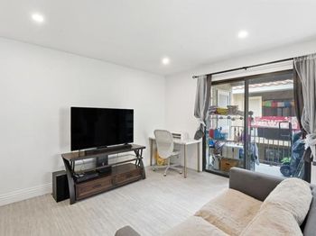 10174 Camino Ruiz