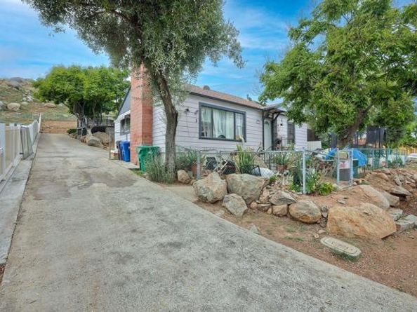 1114 N 1st Street, El Cajon CA 92021