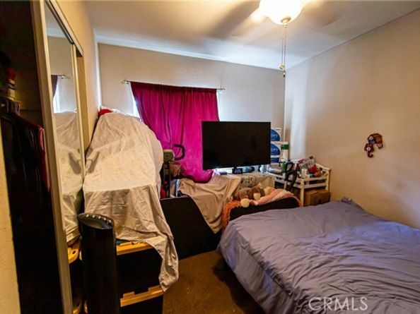 233 W 42nd, Los Angeles CA 90037