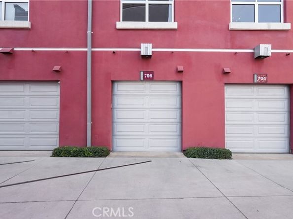 706 N Santiago Street, Santa Ana CA 92701