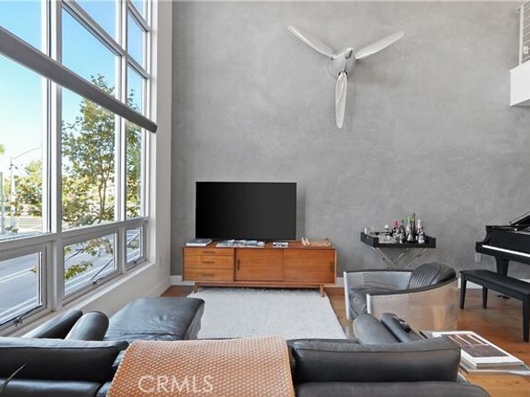 706 N Santiago Street, Santa Ana CA 92701