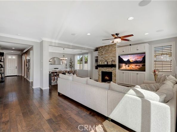 302 Summit Crest Drive, Lake Forest (el Toro) CA 92630