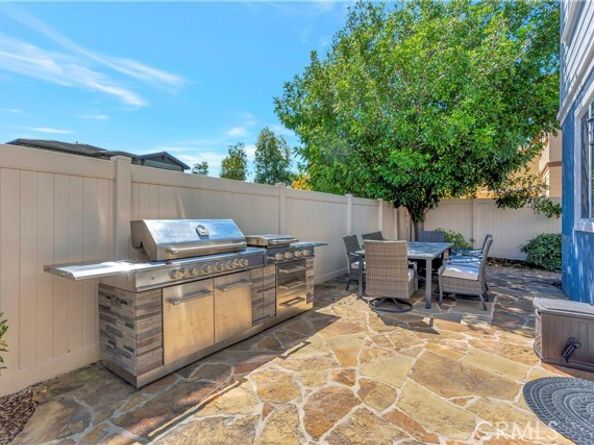302 Summit Crest Drive, Lake Forest (el Toro) CA 92630