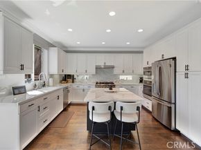 302 Summit Crest Drive, Lake Forest (el Toro) CA 92630