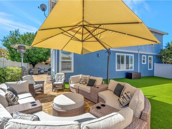 302 Summit Crest Drive, Lake Forest (el Toro) CA 92630