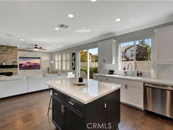 302 Summit Crest Drive, Lake Forest (el Toro) CA 92630