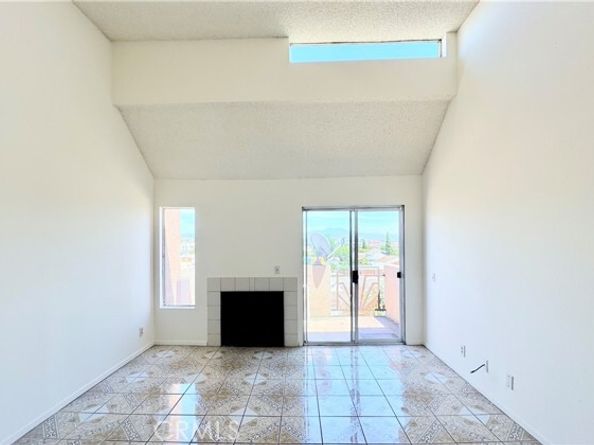 450 E 4th Street 414, Santa Ana CA 92701