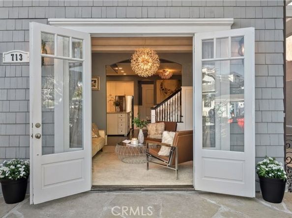 713 Larkspur Avenue, Corona Del Mar (newport Beach) CA 92625