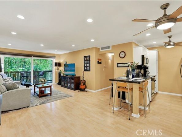 552 N Bellflower 303, Long Beach CA 90814