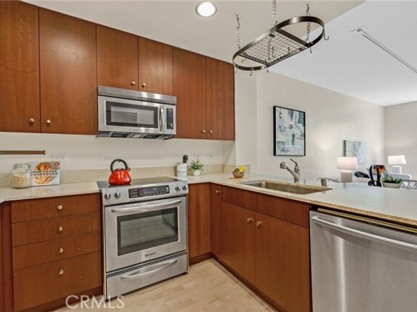 585 9th Street 556, Oakland CA 94607
