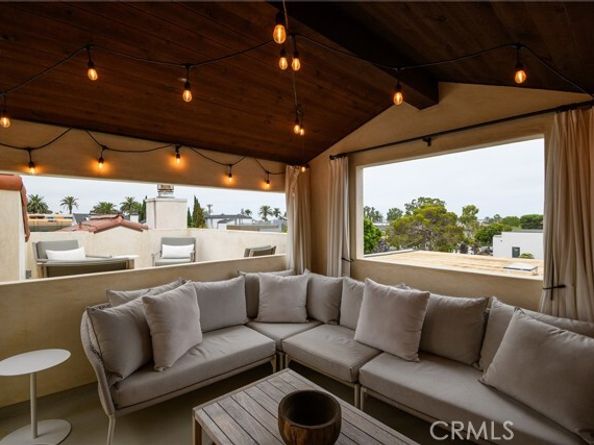 613 Larkspur Avenue, Corona Del Mar (newport Beach) CA 92625