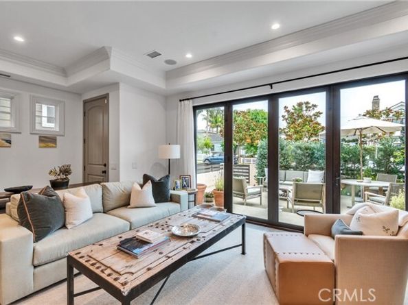 613 Larkspur Avenue, Corona Del Mar (newport Beach) CA 92625