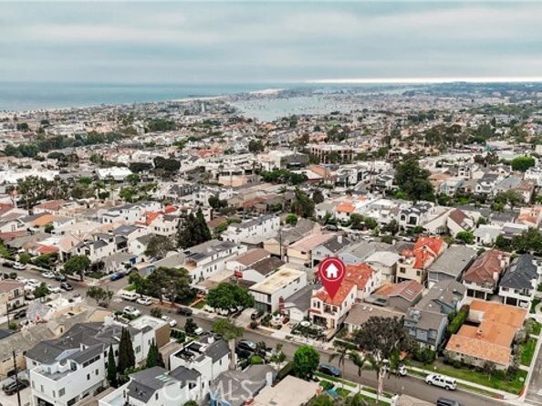613 Larkspur Avenue, Corona Del Mar (newport Beach) CA 92625