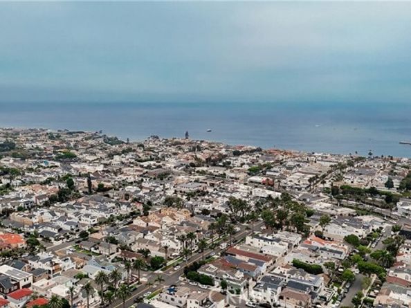 613 Larkspur Avenue, Corona Del Mar (newport Beach) CA 92625