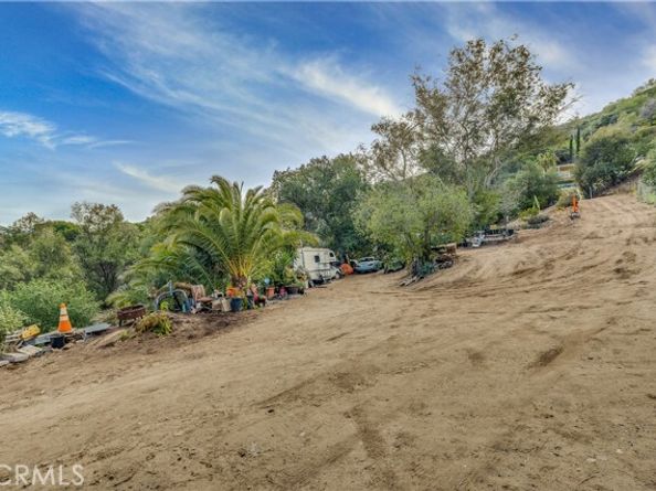 8455 McGroarty Street, Sunland (los Angeles) CA 91040