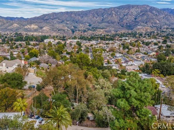 8455 McGroarty Street, Sunland (los Angeles) CA 91040
