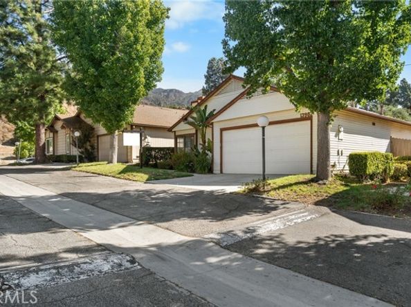 13982 Olive Grove Lane, Sylmar (los Angeles) CA 91342