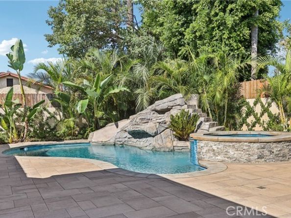 6850 Longridge Avenue, North Hollywood (los Angeles) CA 91605