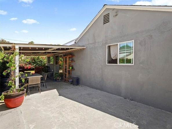 17405 Wyandotte Street, Van Nuys (los Angeles) CA 91406