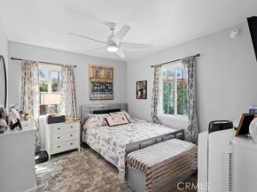 17405 Wyandotte Street, Van Nuys (los Angeles) CA 91406