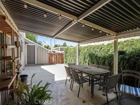 17405 Wyandotte Street, Van Nuys (los Angeles) CA 91406