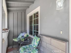 17405 Wyandotte Street, Van Nuys (los Angeles) CA 91406
