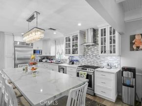 17405 Wyandotte Street, Van Nuys (los Angeles) CA 91406