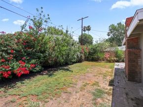 17405 Wyandotte Street, Van Nuys (los Angeles) CA 91406