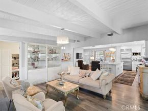 17405 Wyandotte Street, Van Nuys (los Angeles) CA 91406
