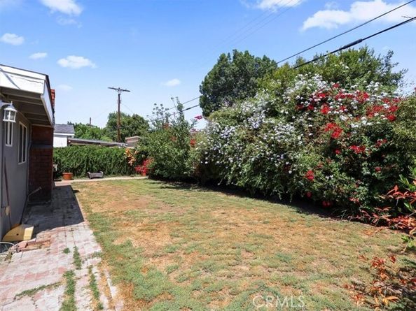 17405 Wyandotte Street, Van Nuys (los Angeles) CA 91406
