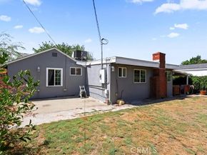 17405 Wyandotte Street, Van Nuys (los Angeles) CA 91406