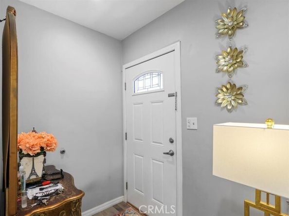 17405 Wyandotte Street, Van Nuys (los Angeles) CA 91406