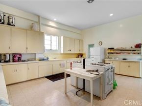 724 Glenoaks Boulevard, Burbank CA 91502