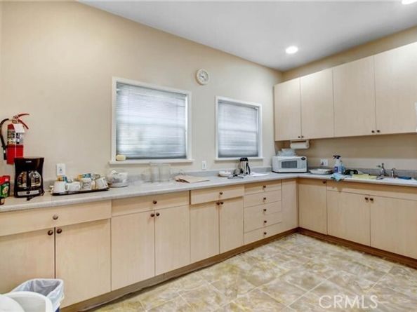 724 Glenoaks Boulevard, Burbank CA 91502