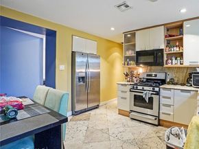 6355 Peach Avenue, Van Nuys (los Angeles) CA 91411