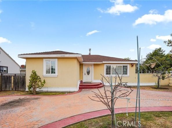 6355 Peach Avenue, Van Nuys (los Angeles) CA 91411